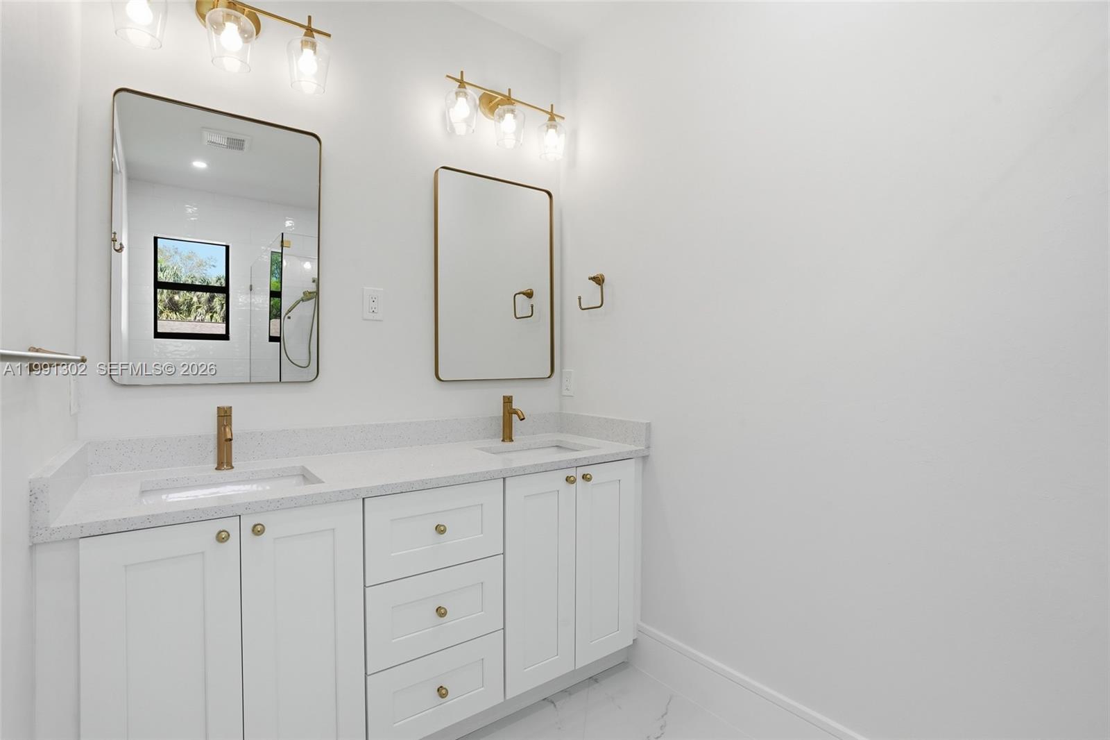 Port La Belle - Residential