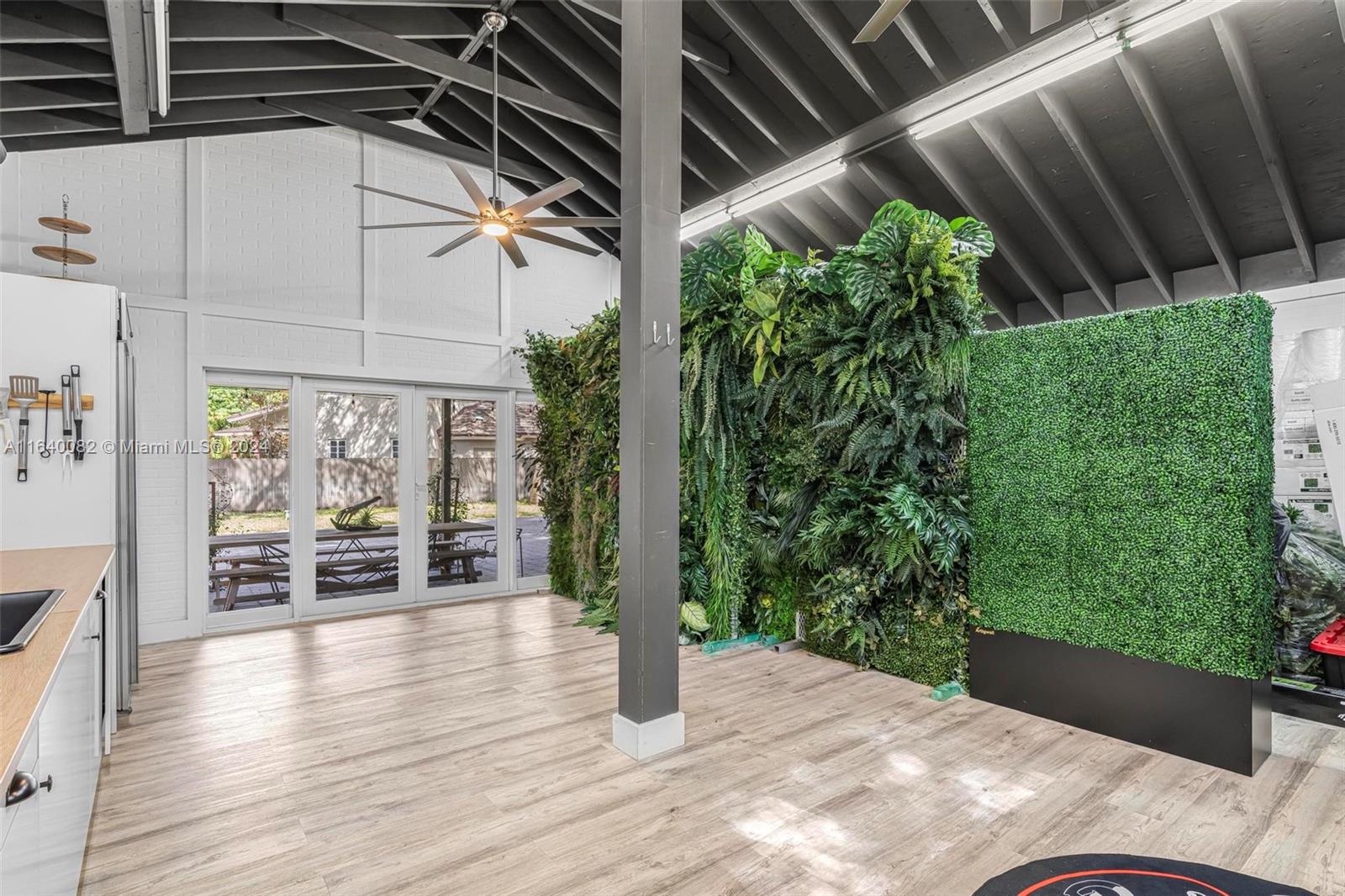 PALM MIAMI AMD - Residential