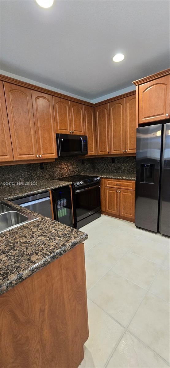 2823 Poinciana Cir