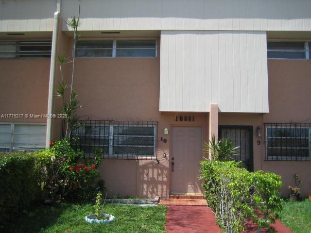 10881 SW 6 ST 10