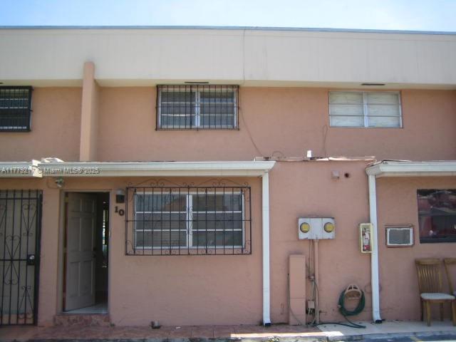 10881 SW 6 ST 10