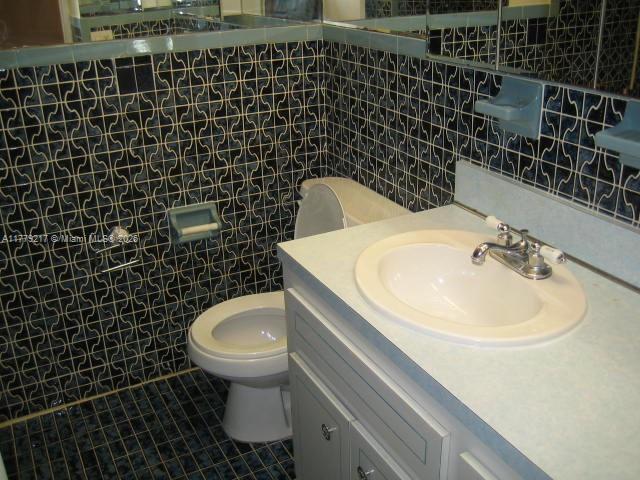 10881 SW 6 ST 10