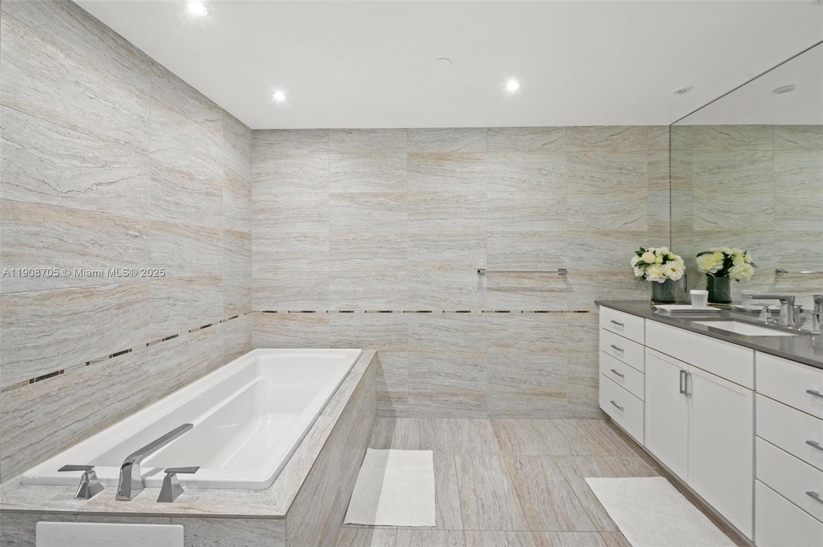 KENILWORTH CONDO - Residential Lease