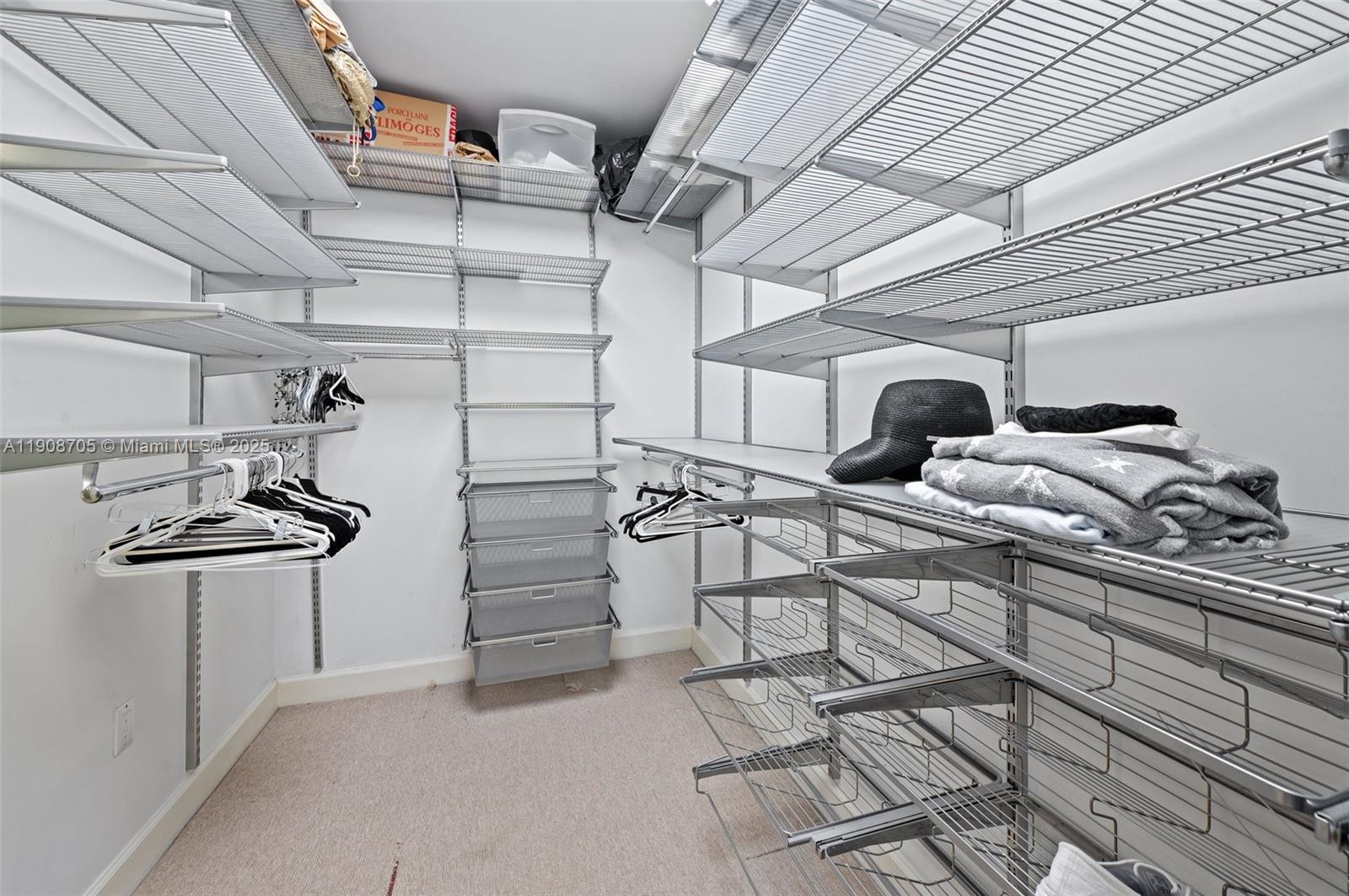 KENILWORTH CONDO - Residential Lease