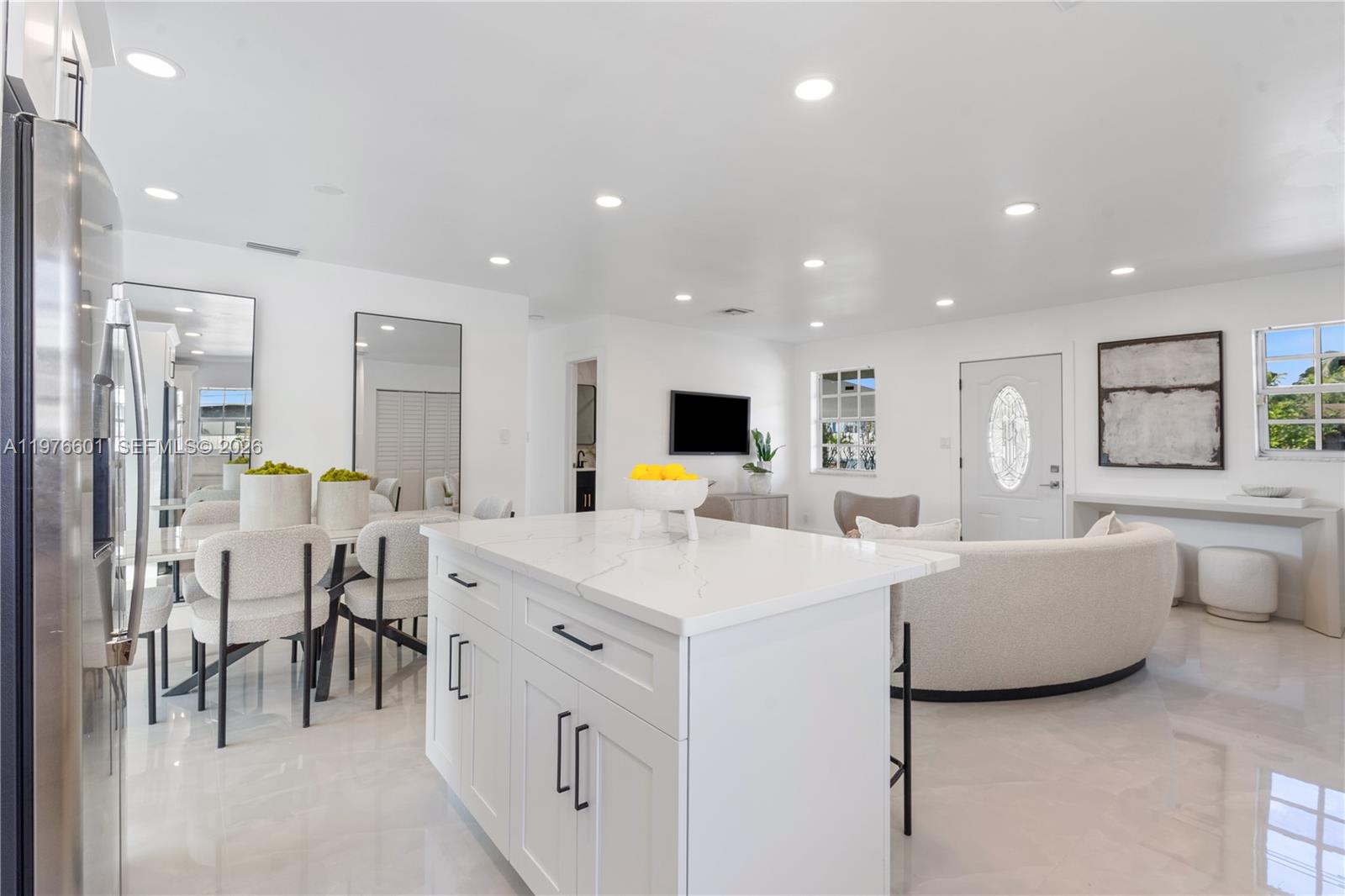 COMMONWEALTH MANOR - Residential