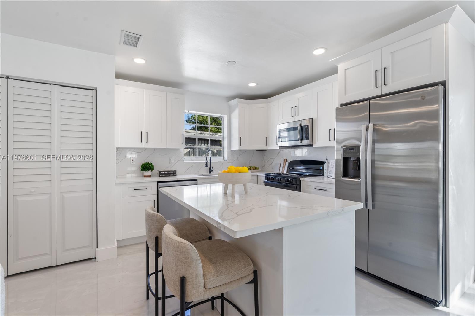 COMMONWEALTH MANOR - Residential