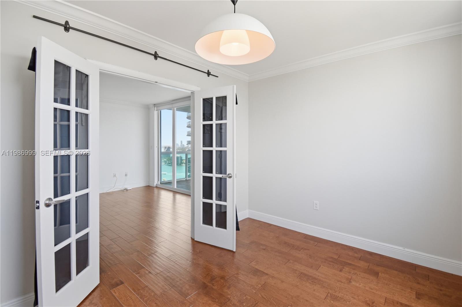 1800 CLUB CONDO - Residential Lease