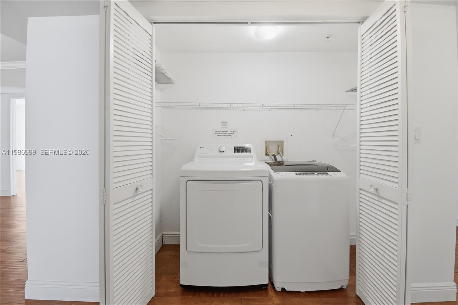 1800 CLUB CONDO - Residential Lease