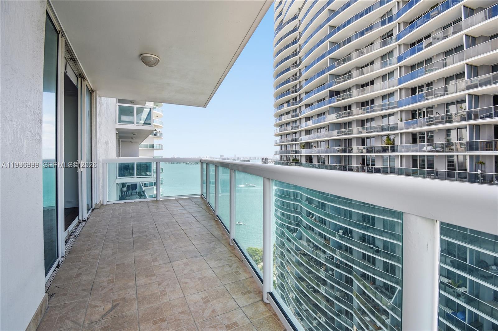 1800 CLUB CONDO - Residential Lease