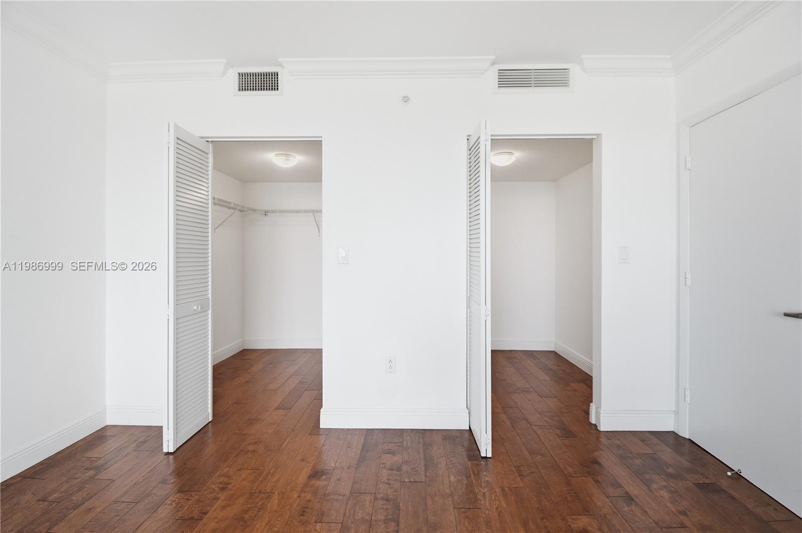 1800 CLUB CONDO - Residential Lease