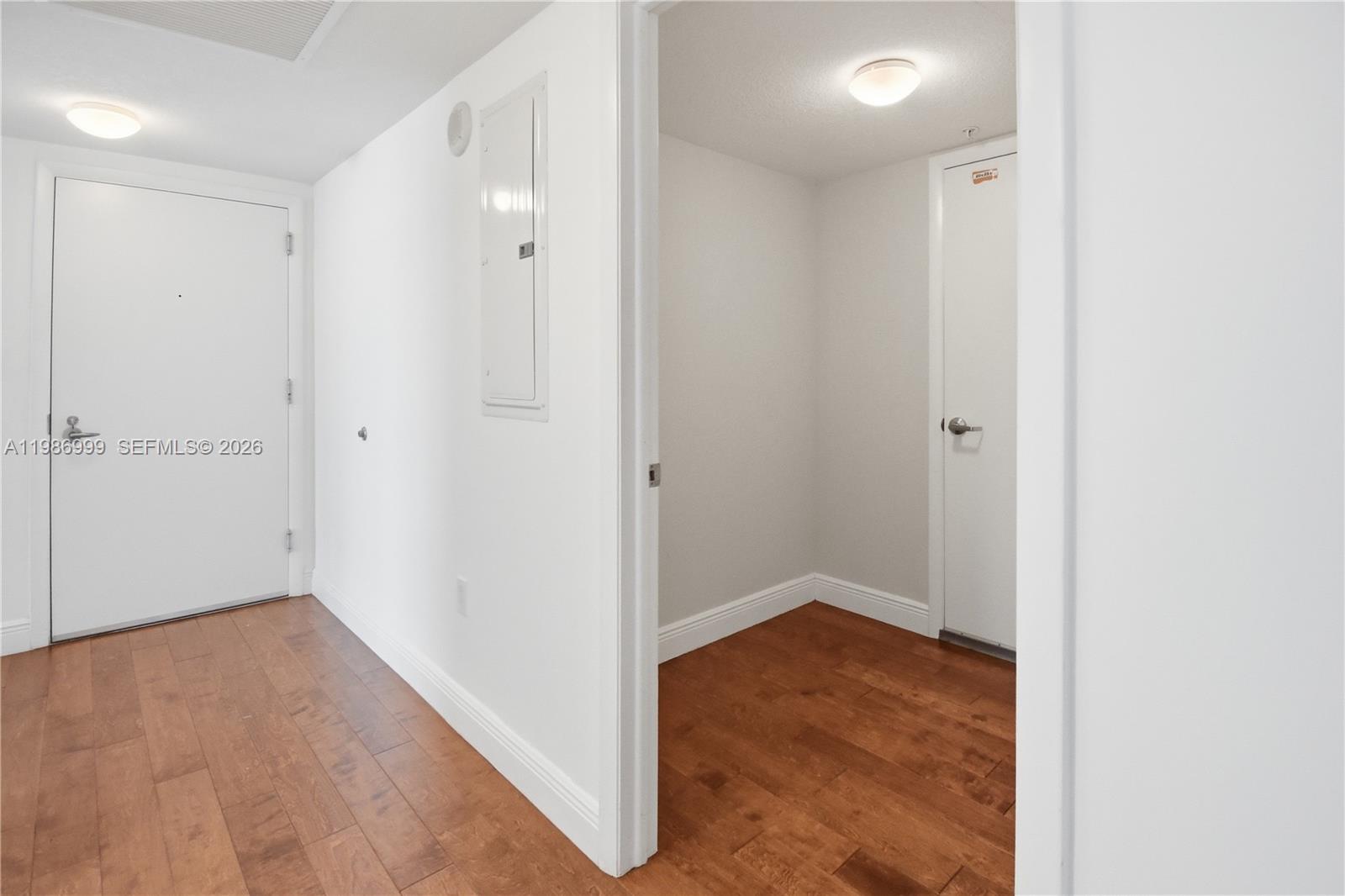 1800 CLUB CONDO - Residential Lease