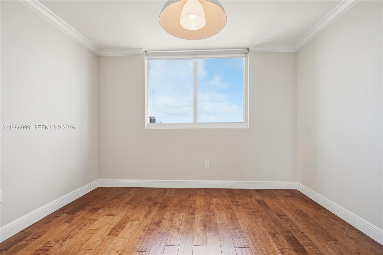 1800 CLUB CONDO - Residential Lease