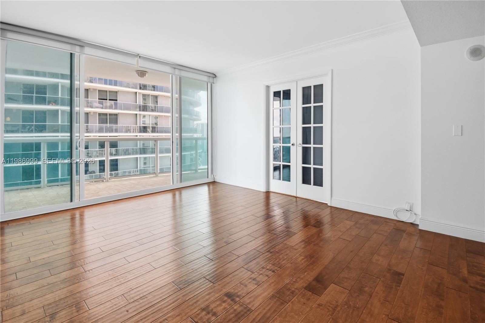 1800 CLUB CONDO - Residential Lease