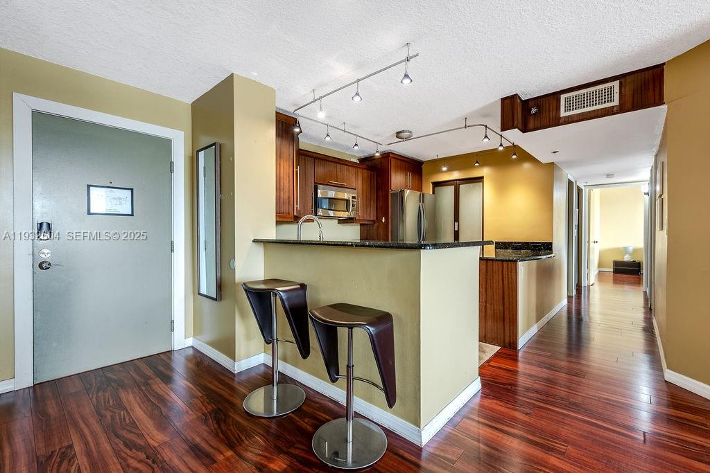 THE YACHT CLUB AT AVENTUR - Residential Lease