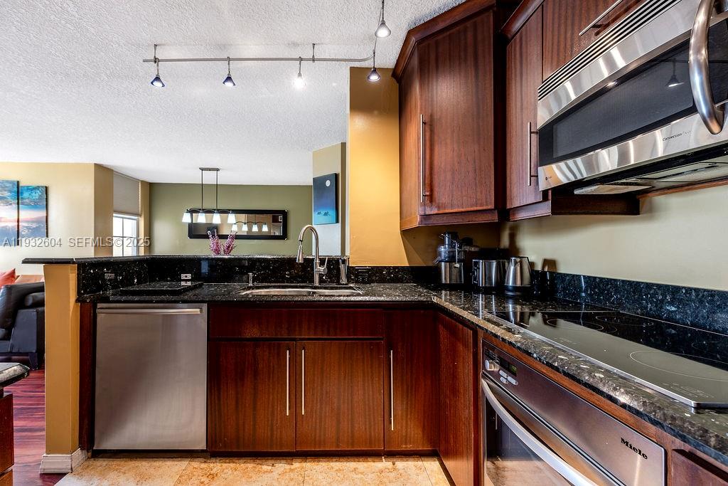 THE YACHT CLUB AT AVENTUR - Residential Lease