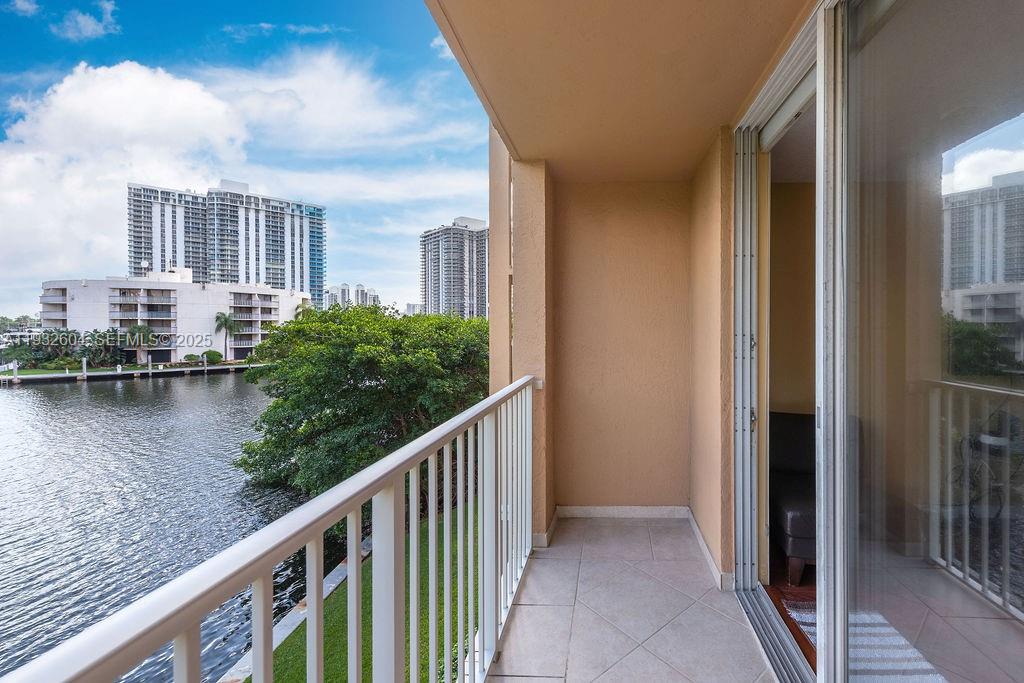 THE YACHT CLUB AT AVENTUR - Residential Lease