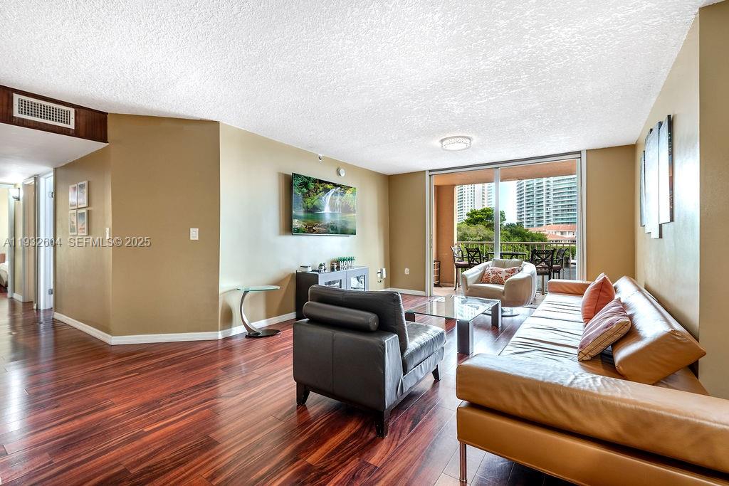 THE YACHT CLUB AT AVENTUR - Residential Lease