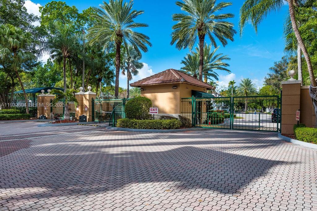 THE YACHT CLUB AT AVENTUR - Residential Lease