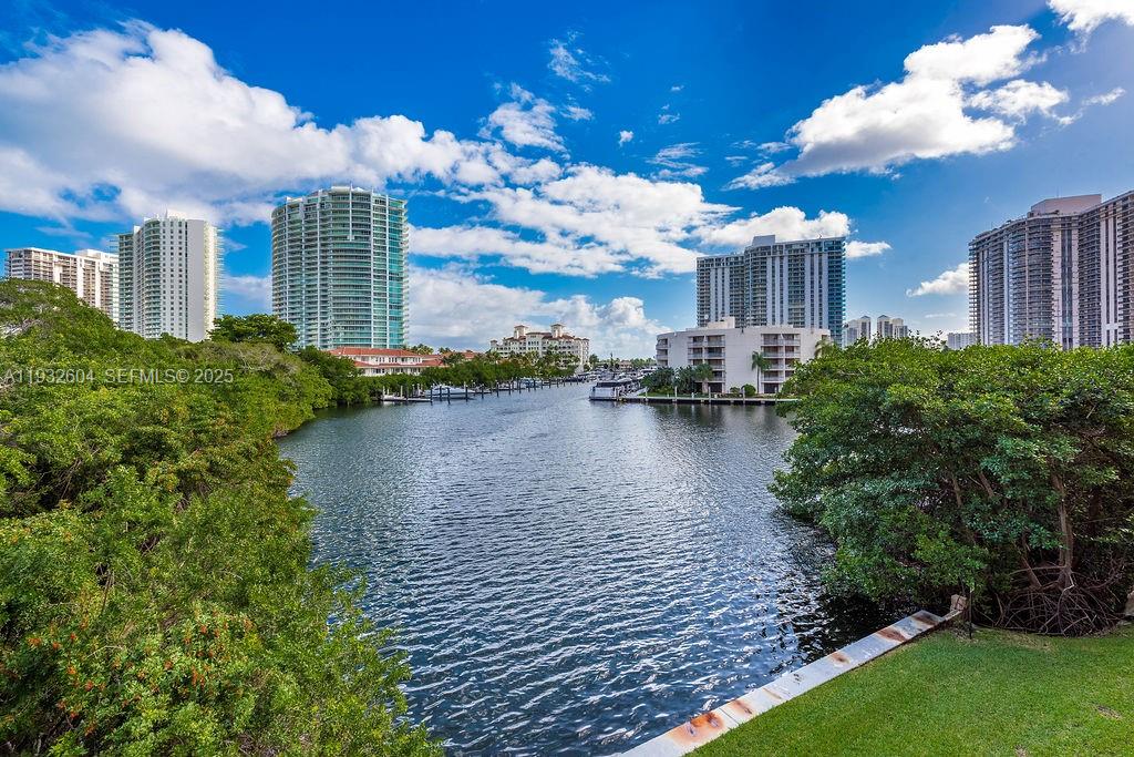 THE YACHT CLUB AT AVENTUR - Residential Lease