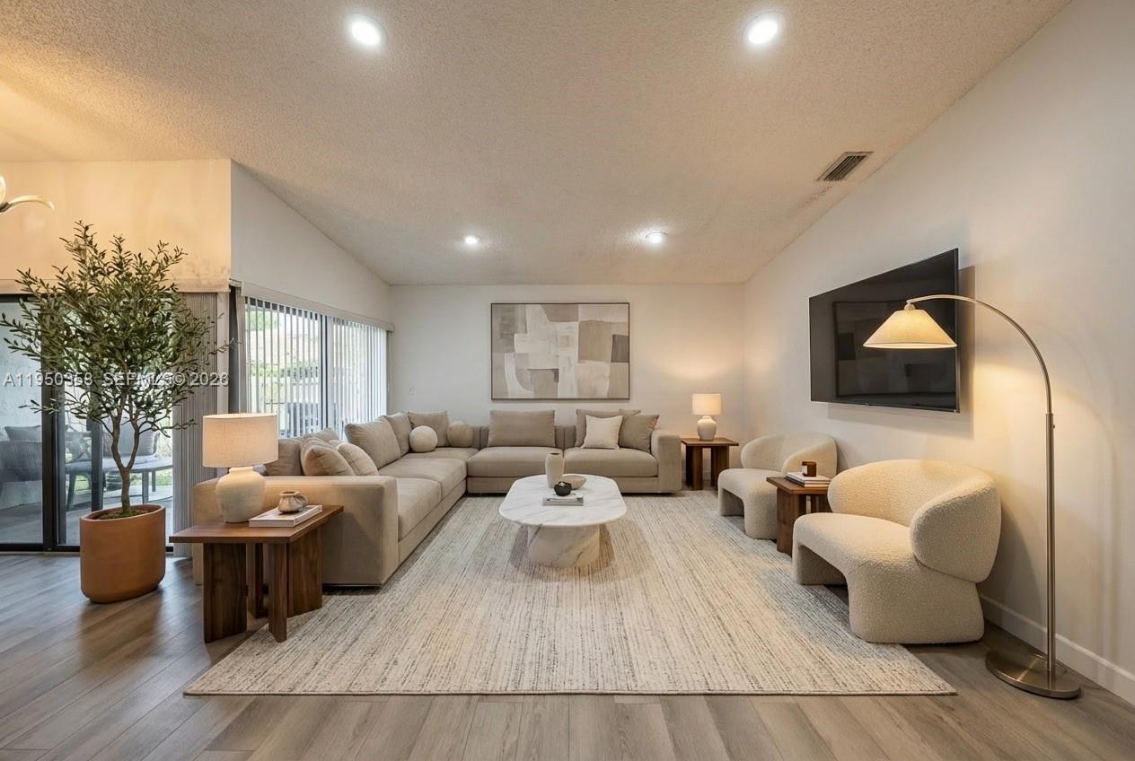 CAMBRIDGE ESTATES - Residential