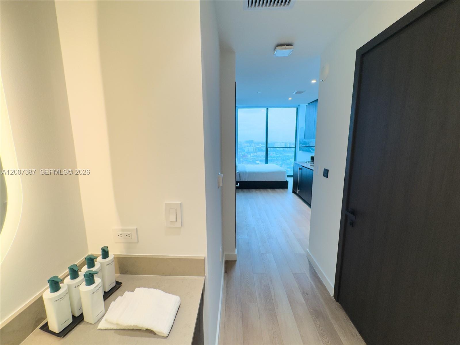 20 NE 11th St 3012B