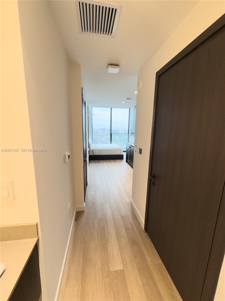 20 NE 11th St 3012B