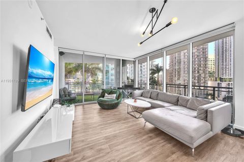 90 SW 3rd St 1213 Miami FL 33130