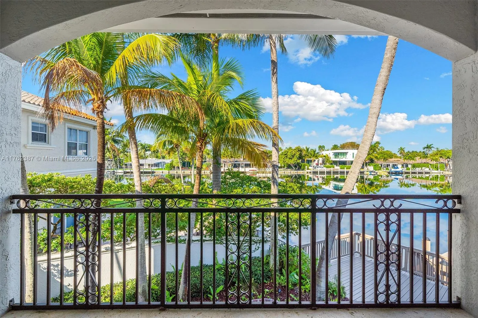 Hollywood, Florida 33019, United States, 4 Bedrooms Bedrooms, ,3 BathroomsBathrooms,Residential,Active,89435