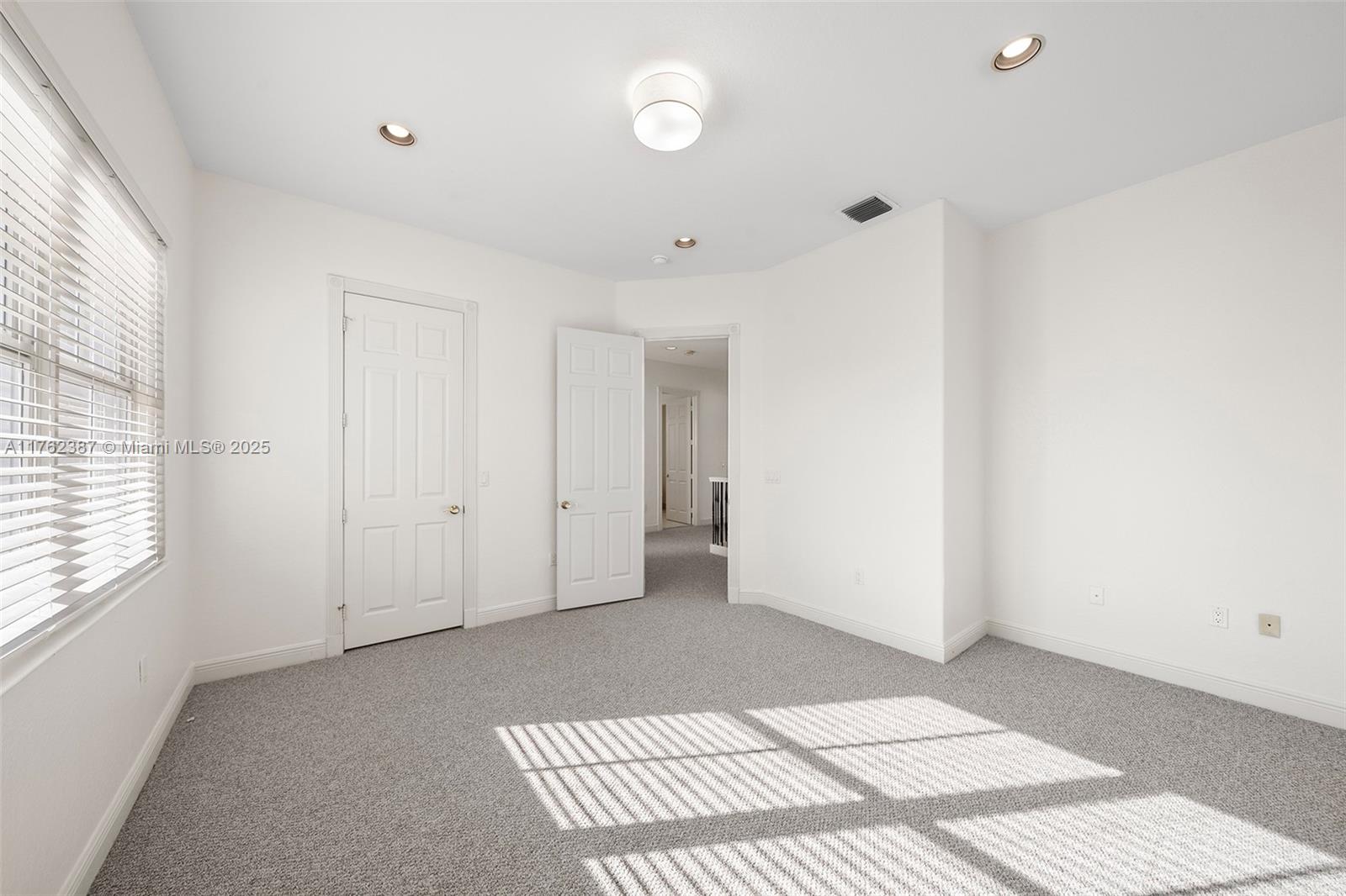 THREE ISLANDS 3RD SECTION - Residential