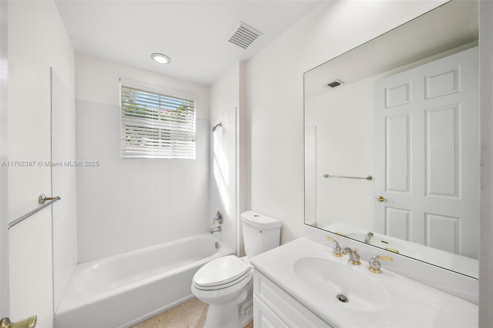 THREE ISLANDS 3RD SECTION - Residential