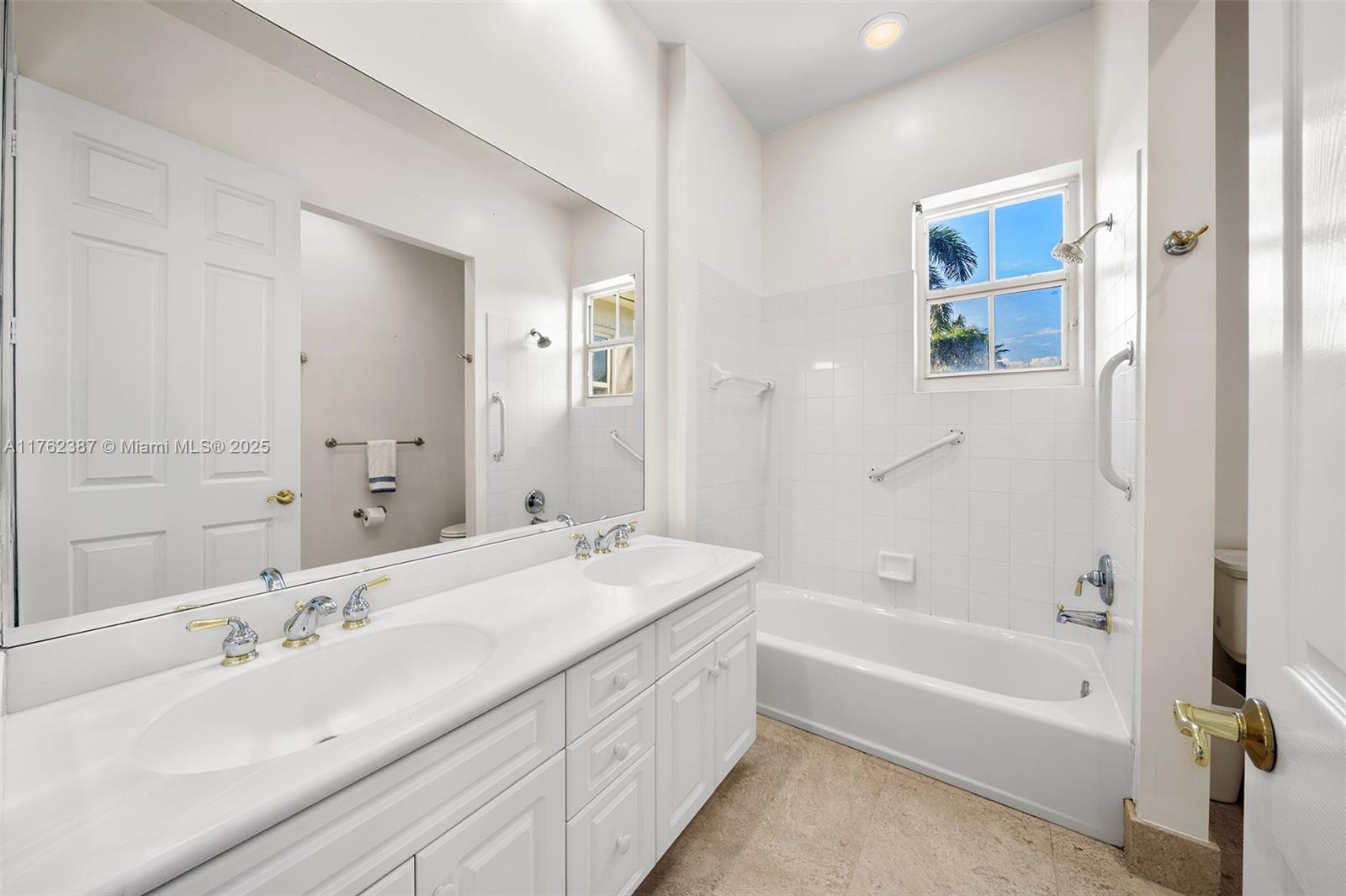 THREE ISLANDS 3RD SECTION - Residential