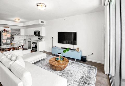 90 SW 3rd St 2703 Miami FL 33130