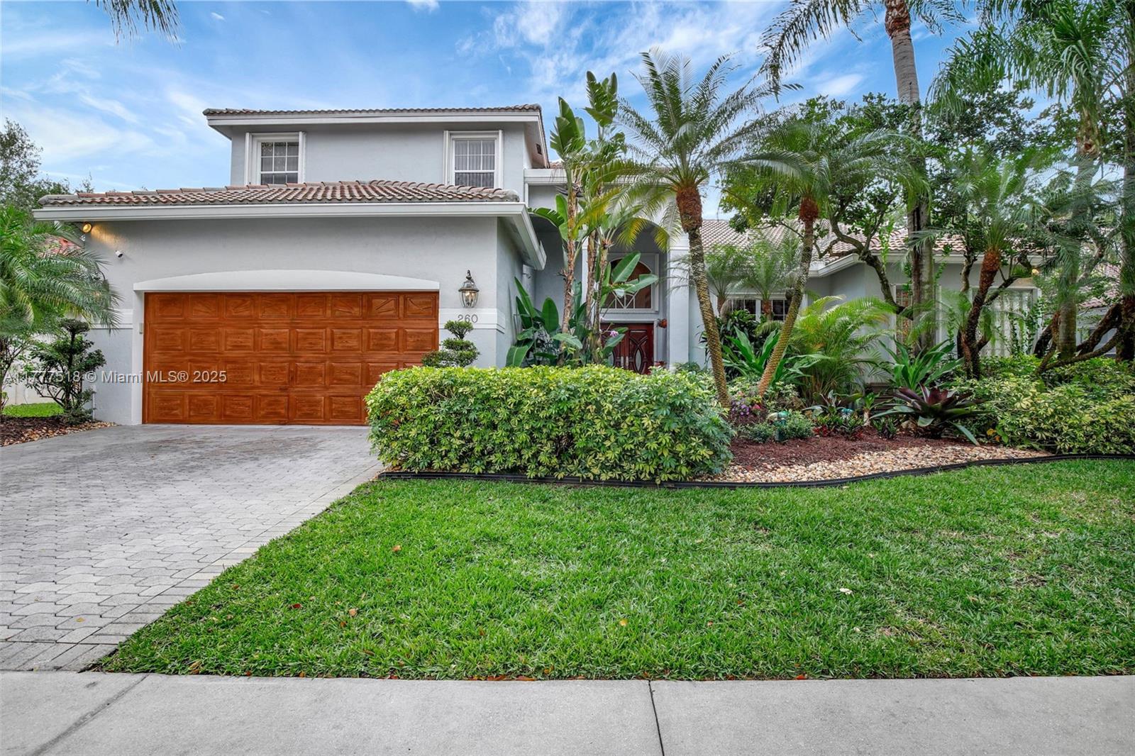 Property for Sale at 260 Montclaire Dr, Weston, Broward County, Florida - Bedrooms: 5 
Bathrooms: 4  - $1,350,000