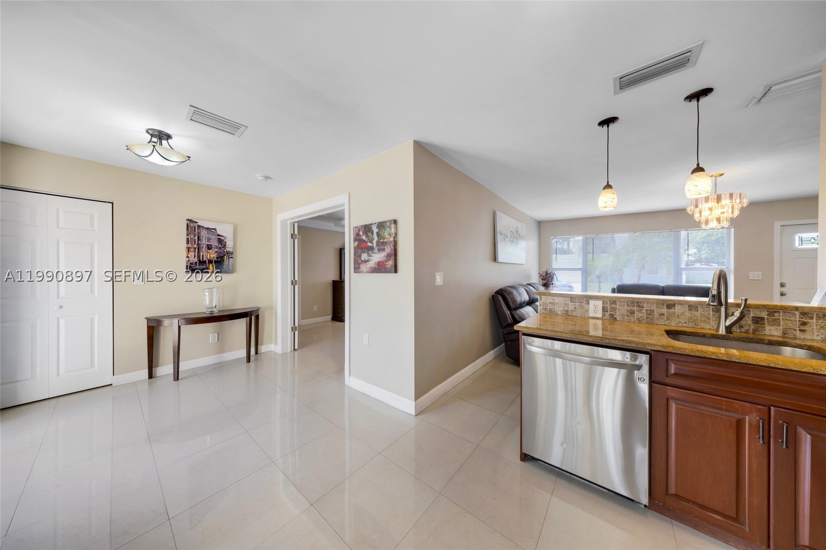 1460 NE 30th Ct