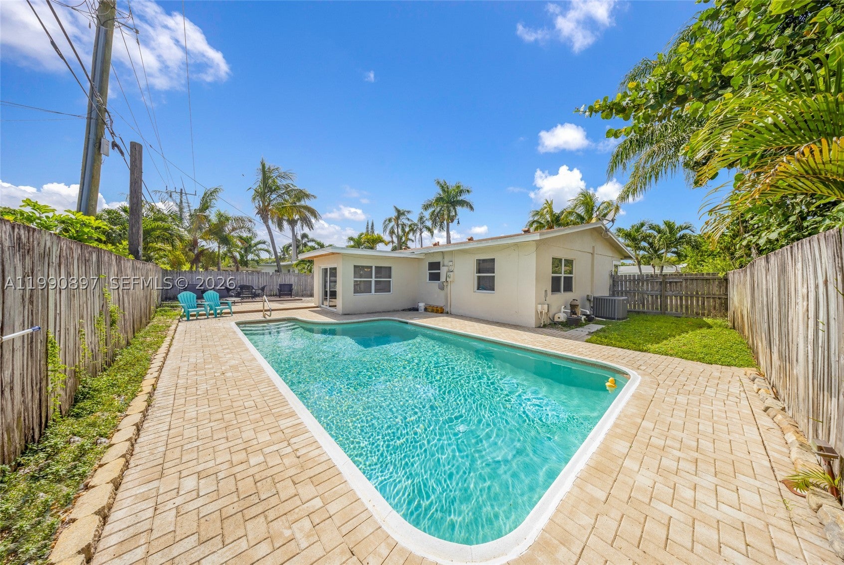 1460 NE 30th Ct