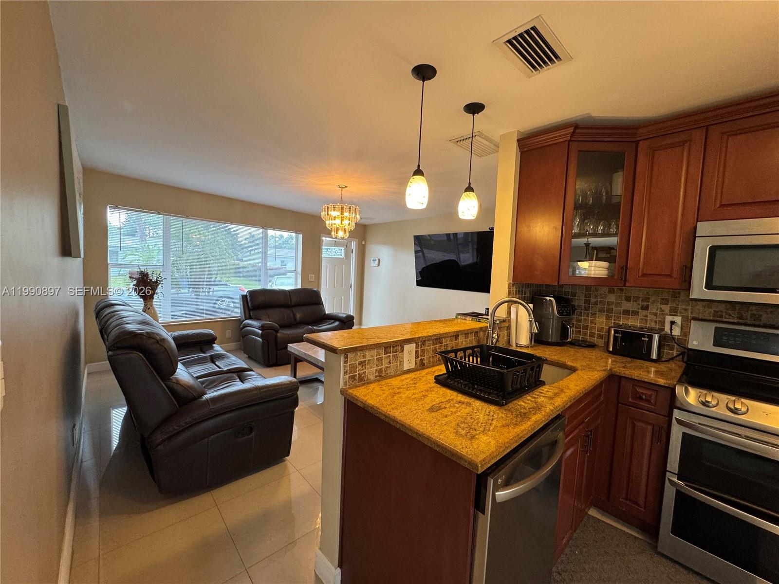 CRESTHAVEN NO 4 - Residential