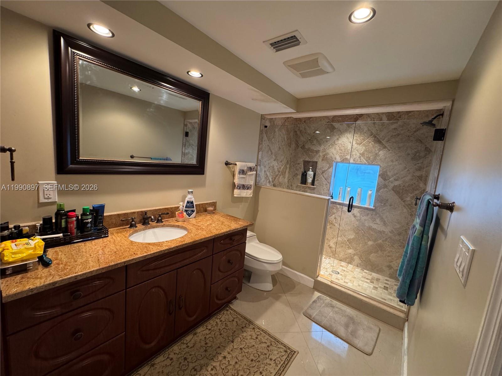 CRESTHAVEN NO 4 - Residential