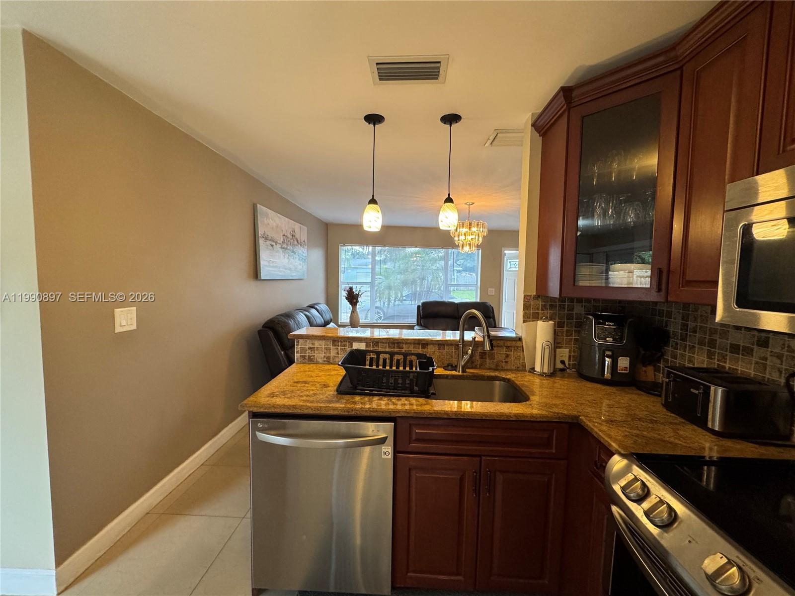 CRESTHAVEN NO 4 - Residential