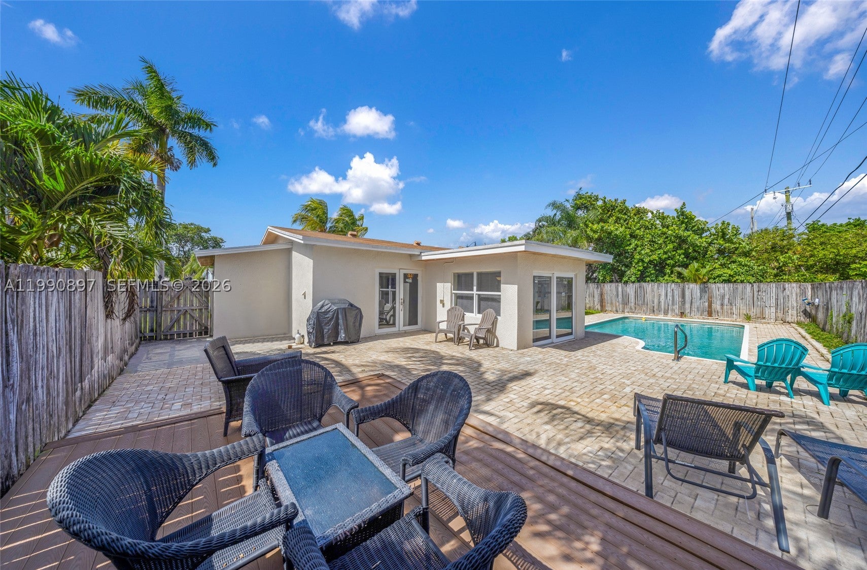1460 NE 30th Ct