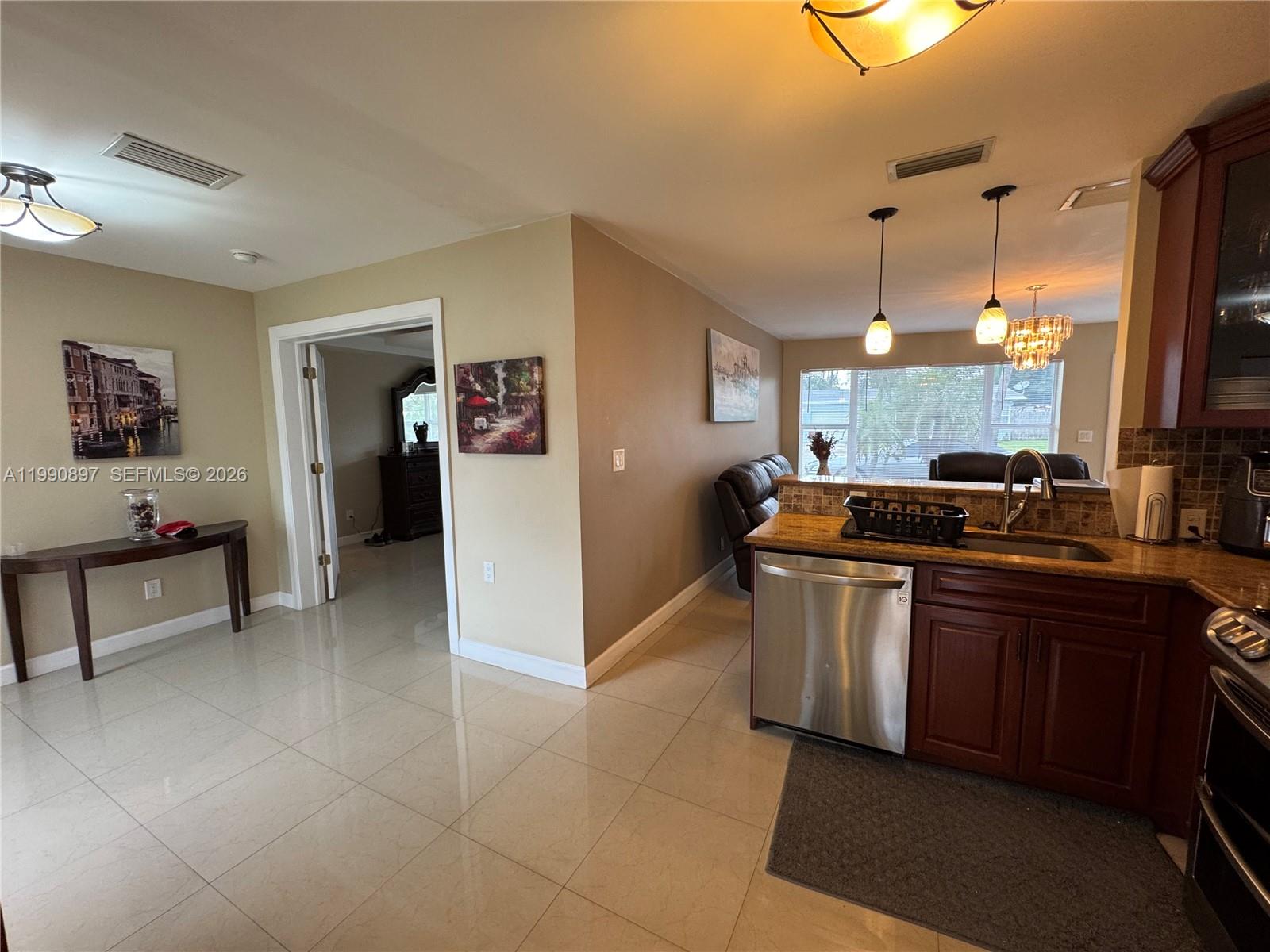 CRESTHAVEN NO 4 - Residential