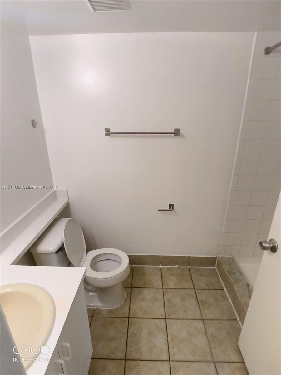 GRAND ISLES CONDO - Residential Lease