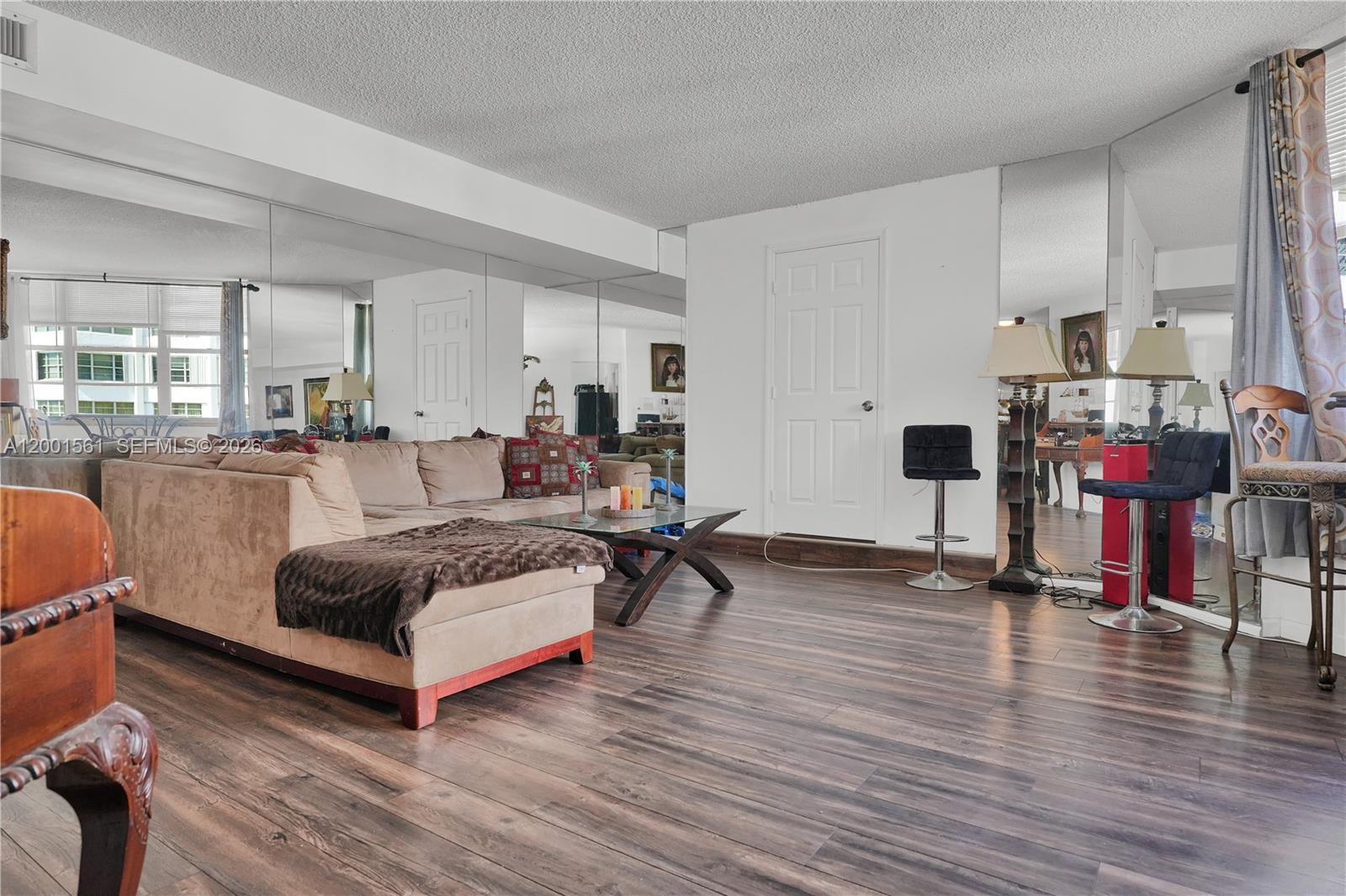 905 Brickell Bay Dr 1121