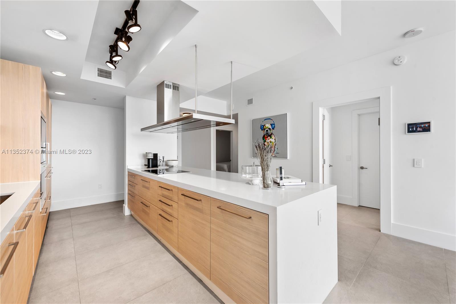 Photo 16 of 51 of 17111 Biscayne Blvd 1406 condo