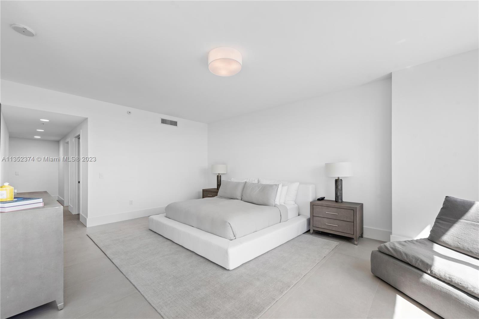 Photo 22 of 51 of 17111 Biscayne Blvd 1406 condo