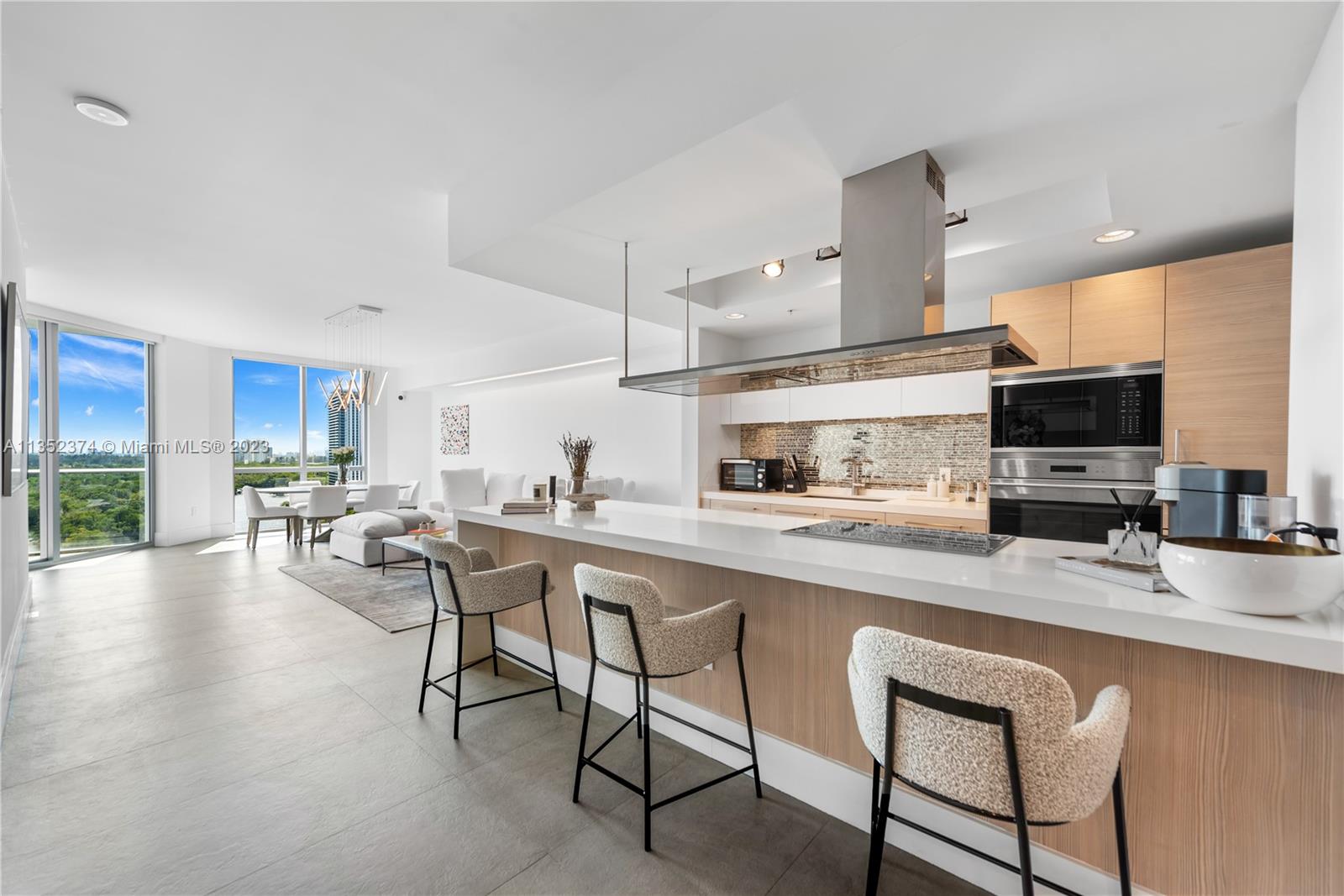 Photo 14 of 51 of 17111 Biscayne Blvd 1406 condo