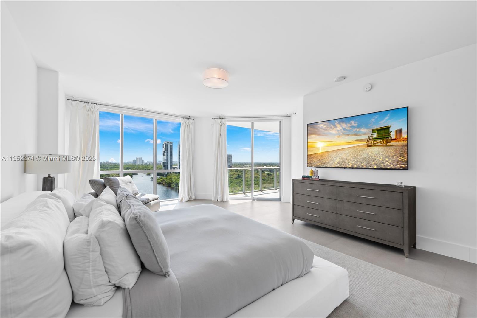 Photo 20 of 51 of 17111 Biscayne Blvd 1406 condo