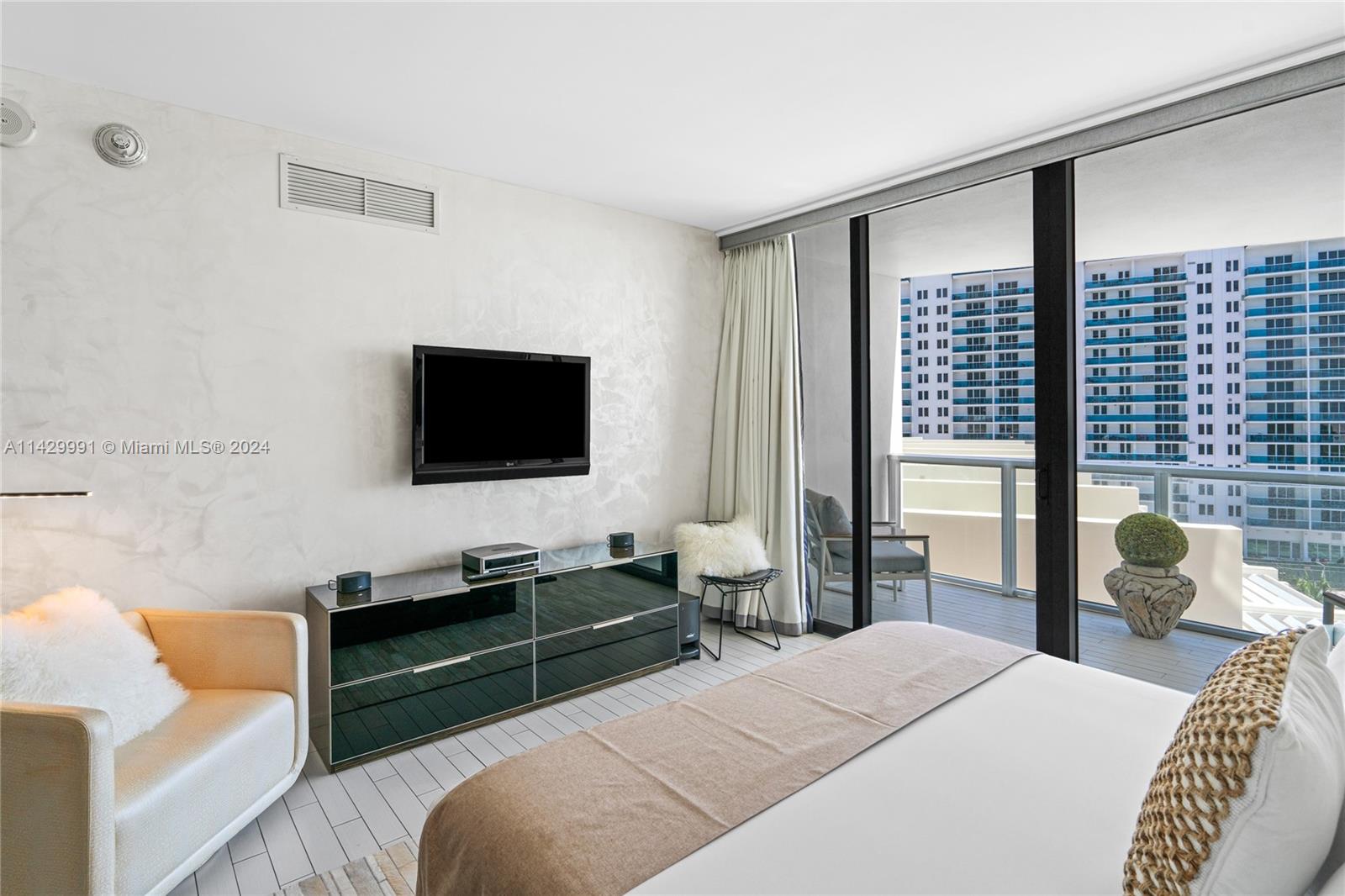 The W South Beach - Residential