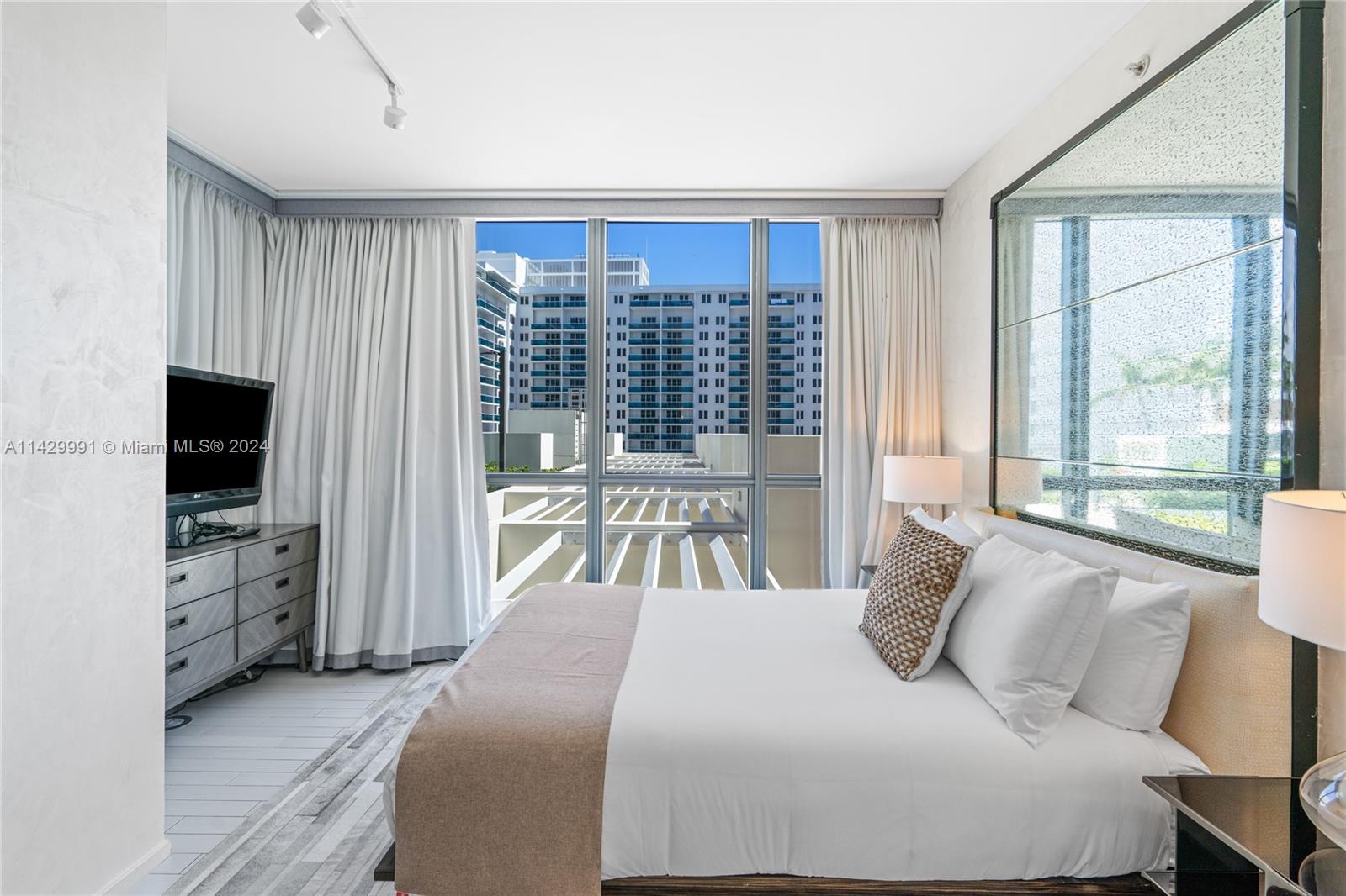 The W South Beach - Residential