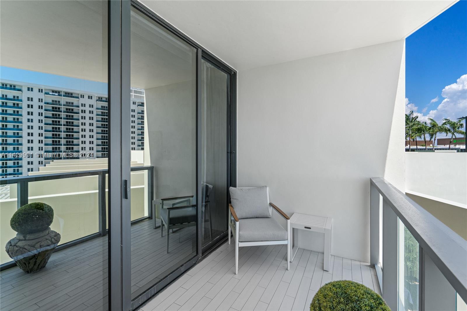 The W South Beach - Residential