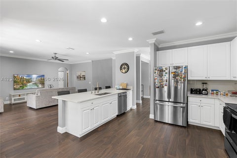 Tiny photo for 4228 Laurel Ridge Cir, Weston, FL 33331 (MLS # A12040141)